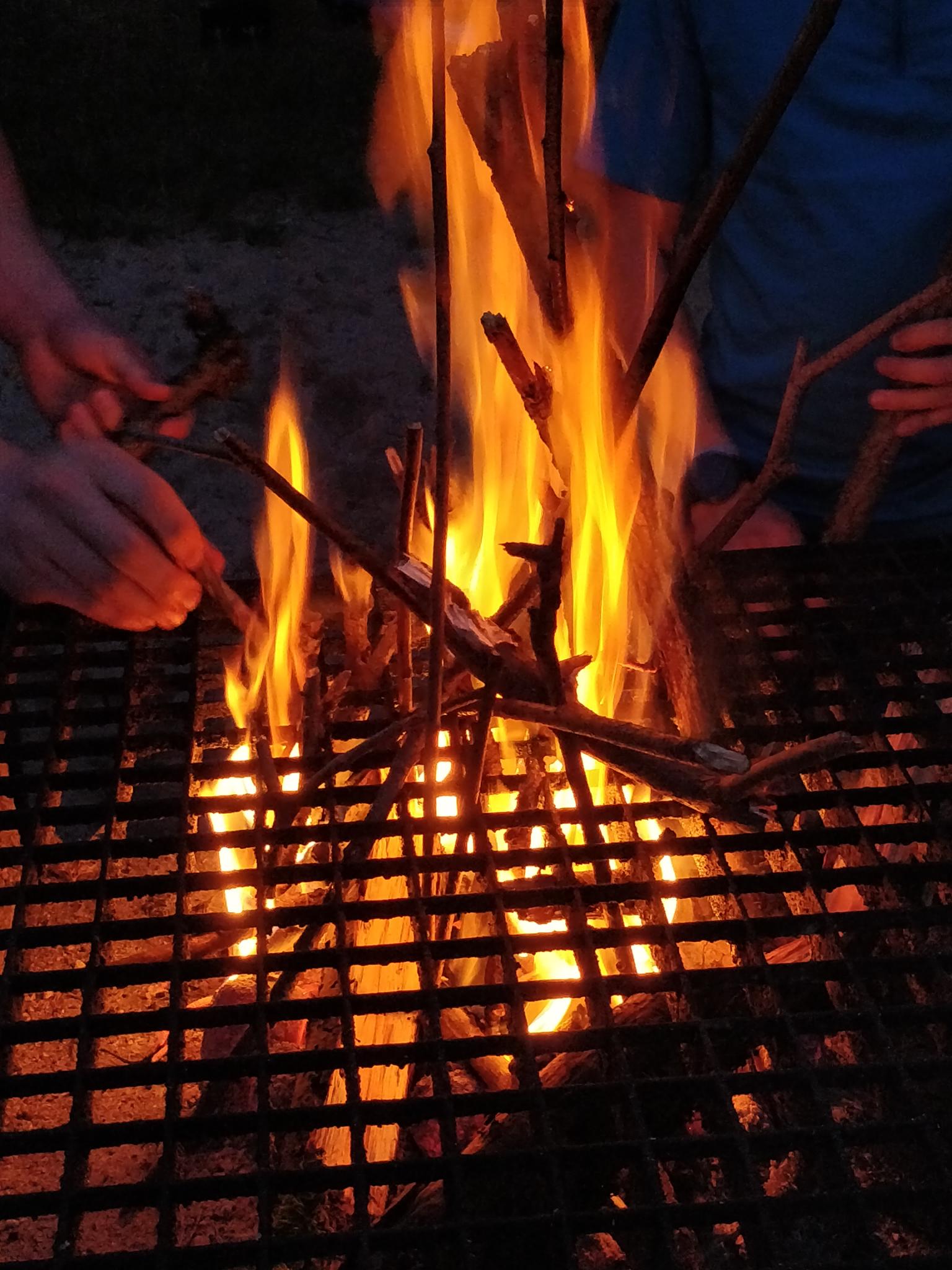 Erstsemesterprogramm Kickoff: Grillen am Baggersee in Weingarten